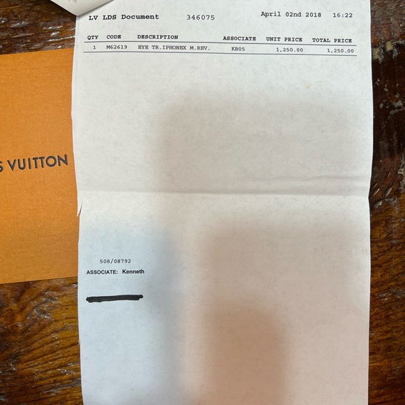 LOUIS VUITTON EYE TRUNK MONOGRAM REVERSE W/ STRAP IPHONE X/XS. - Picture 9 of 16